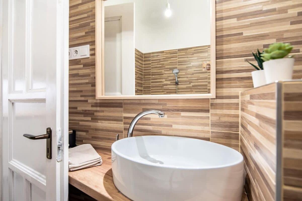 Convenient Apartment At Gastro Driven Location Budapest Exteriör bild